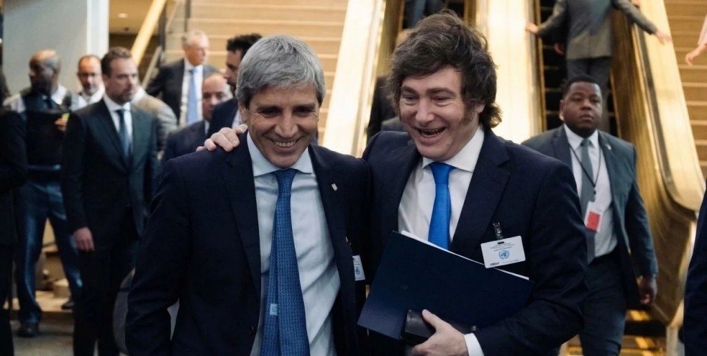 Milei ratific&oacute; a Caputo y lo proyect&oacute; como parte de su plan para 2027