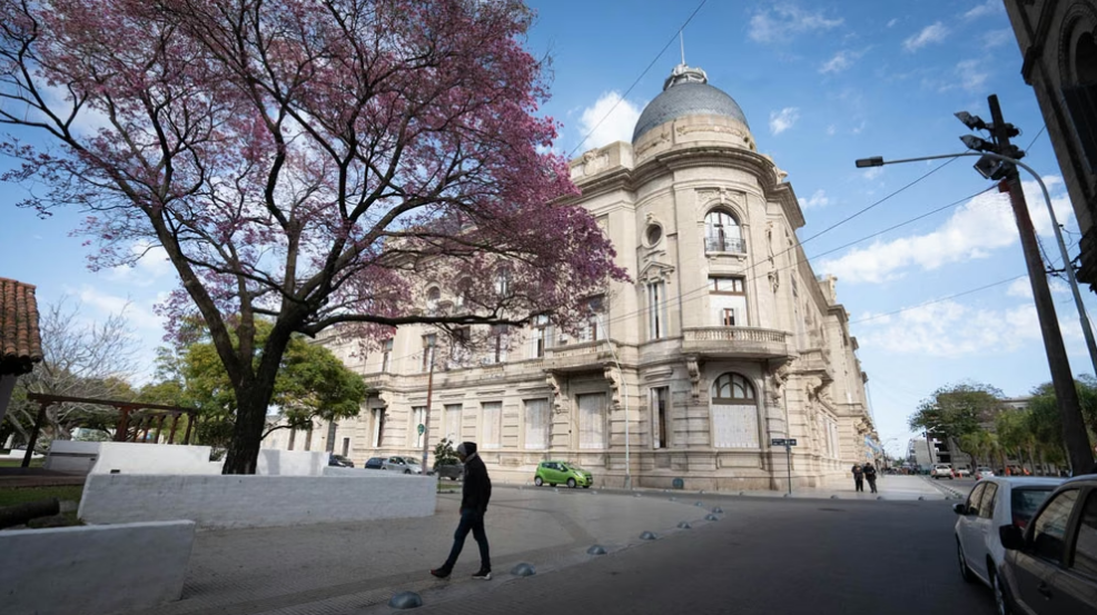 Recomposici&oacute;n salarial: el aumento para los estatales de Santa Fe se ubic&oacute; por encima de la inflaci&oacute;n en el tercer trimestre del a&ntilde;o