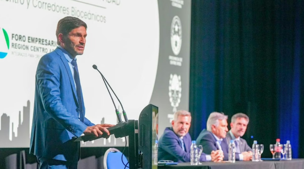 Pullaro propuso que "Argentina se parezca mucho m&aacute;s a la Regi&oacute;n Centro" para lograr crecimiento econ&oacute;mico y generaci&oacute;n de empleo