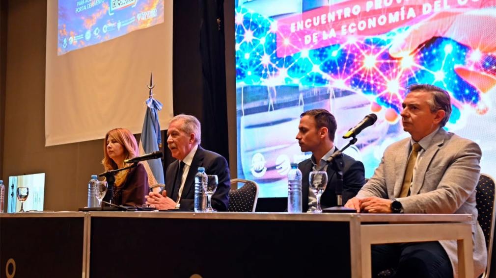 El gobernador El&iacute;as Su&aacute;rez particip&oacute; del encuentro provincial de vinculaci&oacute;n de la econom&iacute;a del conocimiento "Conectar para Innovar"