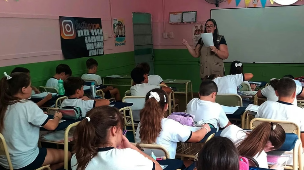 Asistencia Perfecta: m&aacute;s de 65 mil docentes, directivos, secretarios, preceptores y asistentes escolares cobrar&aacute;n el incentivo mensual de septiembre