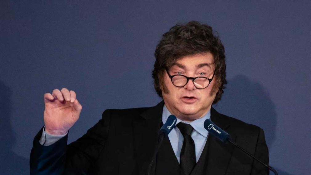 Milei reconoci&oacute; que la inflaci&oacute;n baja m&aacute;s lento de lo esperado y volvi&oacute; a polemizar sobre quienes no llegan a fin de mes