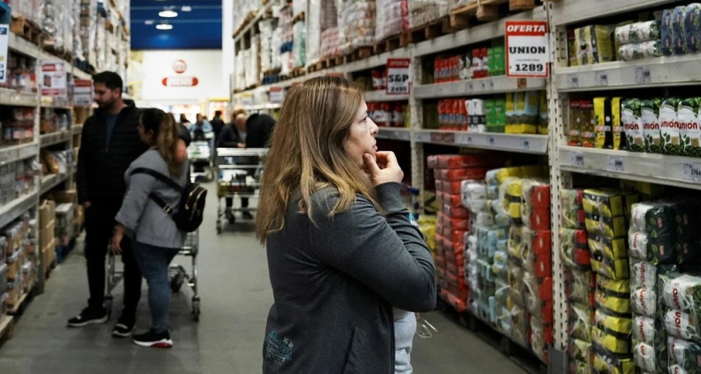 Consumo dispar: rebote en shoppings con nuevas ca&iacute;das en supermercados y mayoristas