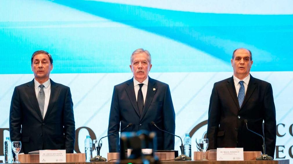 El&iacute;as Su&aacute;rez presidi&oacute; una reuni&oacute;n plenaria del Consejo Econ&oacute;mico y Social y anunci&oacute; un plan estrat&eacute;gico 2027-2028 con eje en el trabajo y la producci&oacute;n