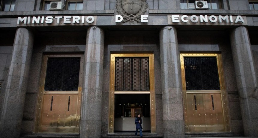 Las provincias recibieron m&aacute;s plata por coparticipaci&oacute;n en septiembre: c&oacute;mo le fue a Santa Fe
