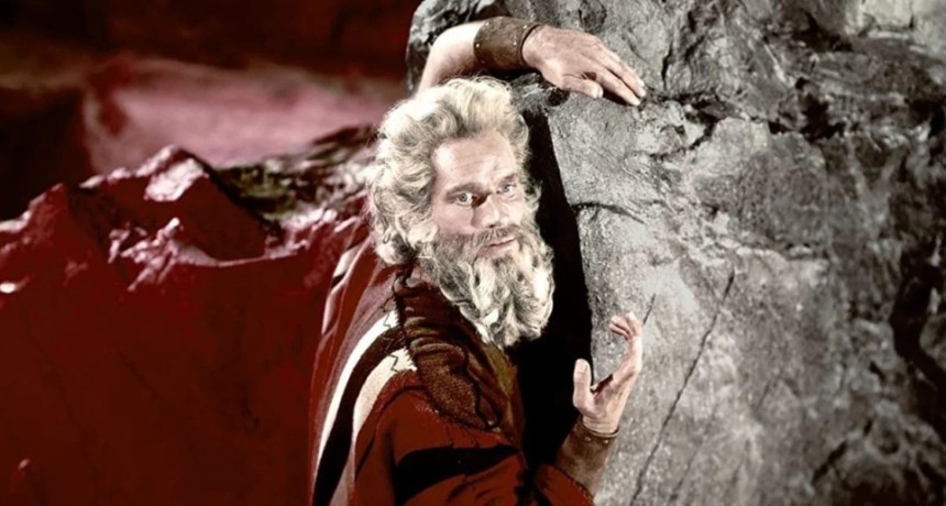 Un cl&aacute;sico que cumple 70 a&ntilde;os: la dif&iacute;cil escena del mar Rojo, el carisma de Charlton Heston y la lucha contra la televisi&oacute;n