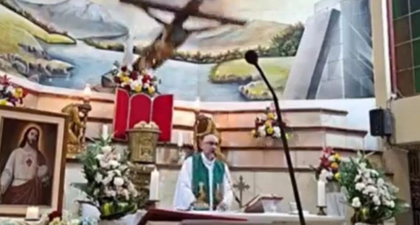 Tragedia en Ecuador: un sacerdote muri&oacute; aplastado por una cruz que se cay&oacute; durante una misa