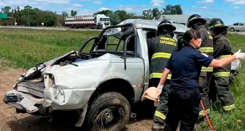 Conmoci&oacute;n en la Ruta 34: una pareja perdi&oacute; la vida en un violento vuelco