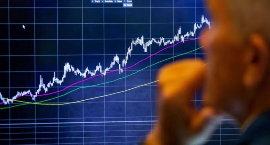 El riesgo pa&iacute;s se dispara a 675 puntos y toca su nivel m&aacute;s alto de 2026