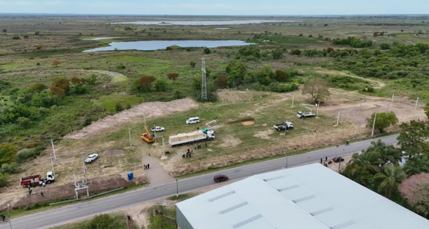 Comenz&oacute; la instalaci&oacute;n de los m&oacute;dulos habitacionales en Alto Verde: as&iacute; son las viviendas para los evacuados por la crecida del r&iacute;o Paran&aacute;
