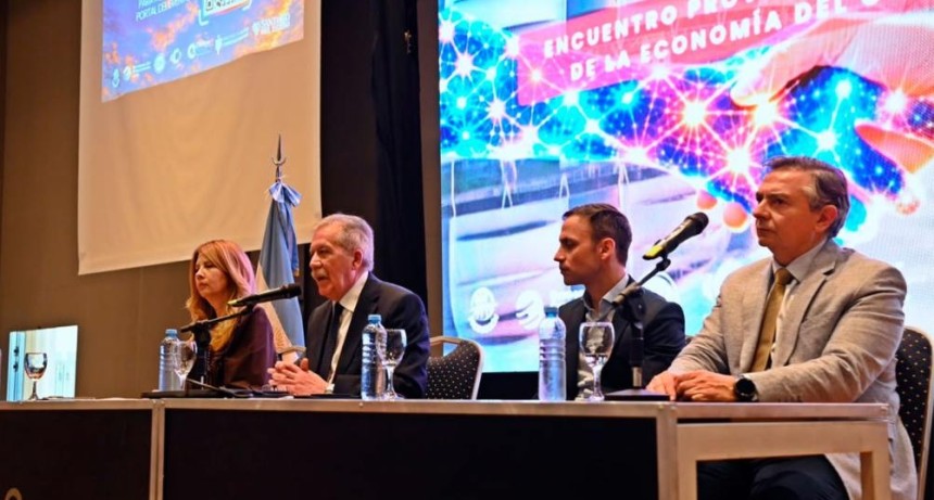 El gobernador El&iacute;as Su&aacute;rez particip&oacute; del encuentro provincial de vinculaci&oacute;n de la econom&iacute;a del conocimiento 