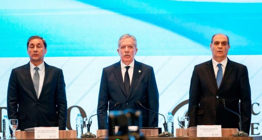 El&iacute;as Su&aacute;rez presidi&oacute; una reuni&oacute;n plenaria del Consejo Econ&oacute;mico y Social y anunci&oacute; un plan estrat&eacute;gico 2027-2028 con eje en el trabajo y la producci&oacute;n