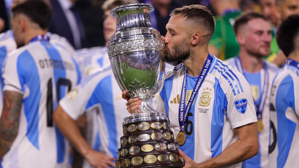 Dolor de cabeza para Scaloni: la baja de último momento que sufrió la selección argentina