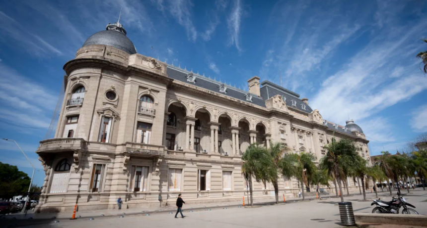 Paritarias en Santa Fe: el Gobierno pagará de forma automática la diferencia por la inflación