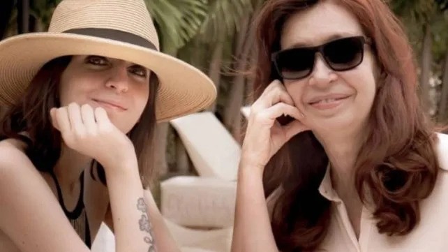 Cristina Kirchner denunció que quieren meter presa a su hija Florencia