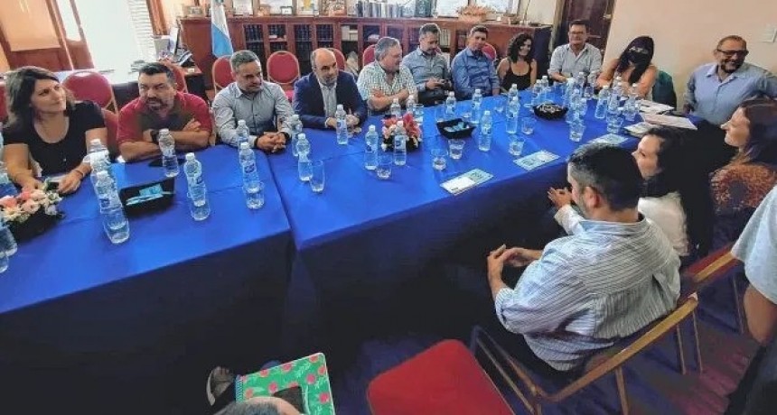 Cronograma electoral: cr&iacute;ticas y exigencias de la oposici&oacute;n tras la reuni&oacute;n con provincia