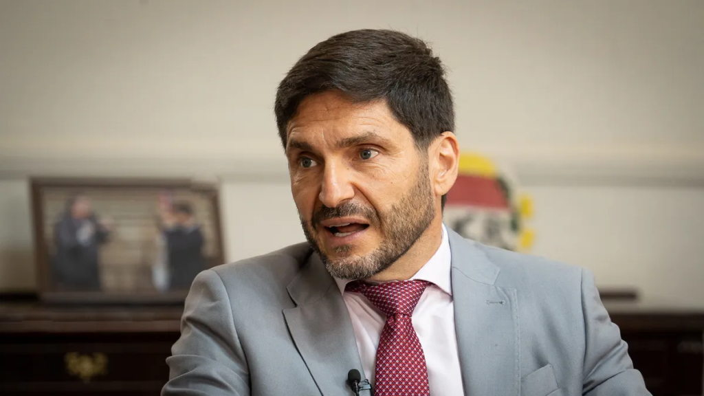 Maximiliano Pullaro le anticipó a AIRE que el año que viene cambia el plan de Asistencia Perfecta para docentes