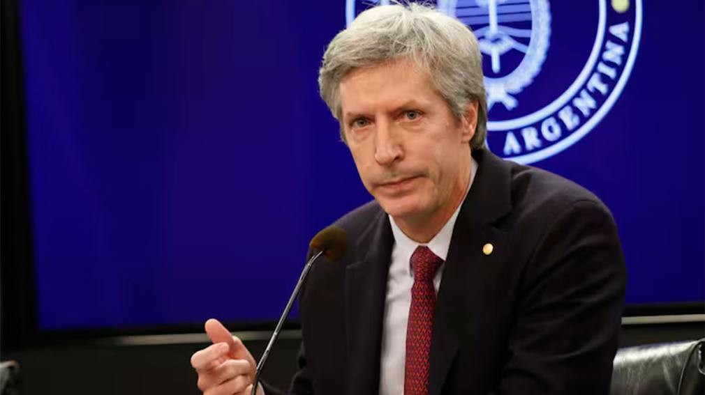 El Banco Central negó que la actualización de las bandas cambiarias impulse un dólar y una inflación más altos