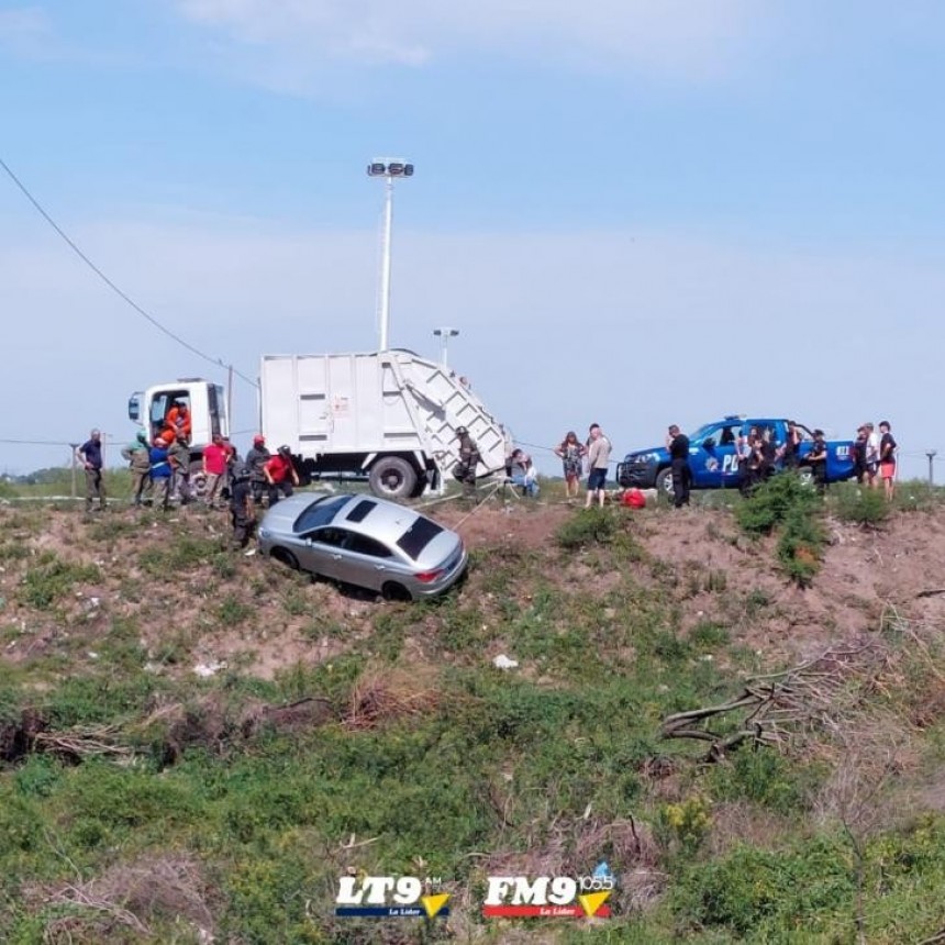 Se despist&oacute; en un puente de la Circunvalaci&oacute;n y termin&oacute; a punto de caer al vac&iacute;o