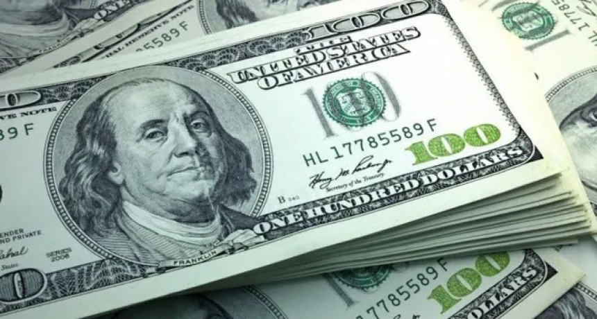 El d&oacute;lar volvi&oacute; a cerrar en r&eacute;cord y no tiene techo: en Santa Fe el blue cotiza $363
