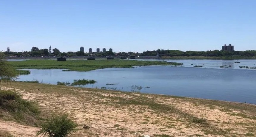 El Instituto Nacional del Agua alerta por la "preocupante" bajante del r&iacute;o Paran&aacute;