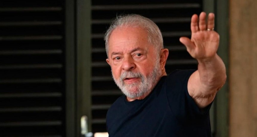 Lula da Silva echó a 13 militares que trabajaban en el área de Presidencia