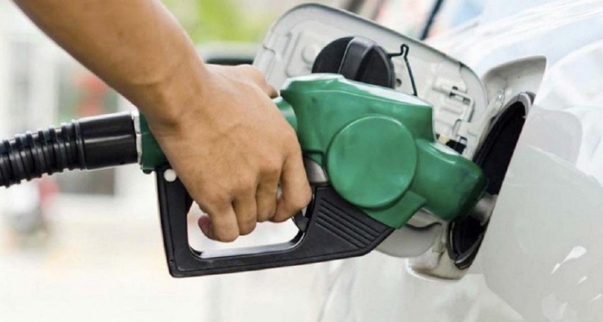 Suspender&aacute;n el pago con tarjeta de cr&eacute;dito en estaciones de servicio: por qu&eacute; y desde cu&aacute;ndo