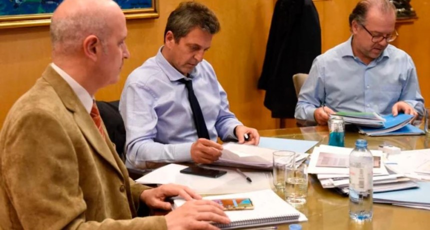 El Gobierno recort&oacute; 22% el gasto en diciembre y estiman que sobrecumpli&oacute; la meta con el FMI