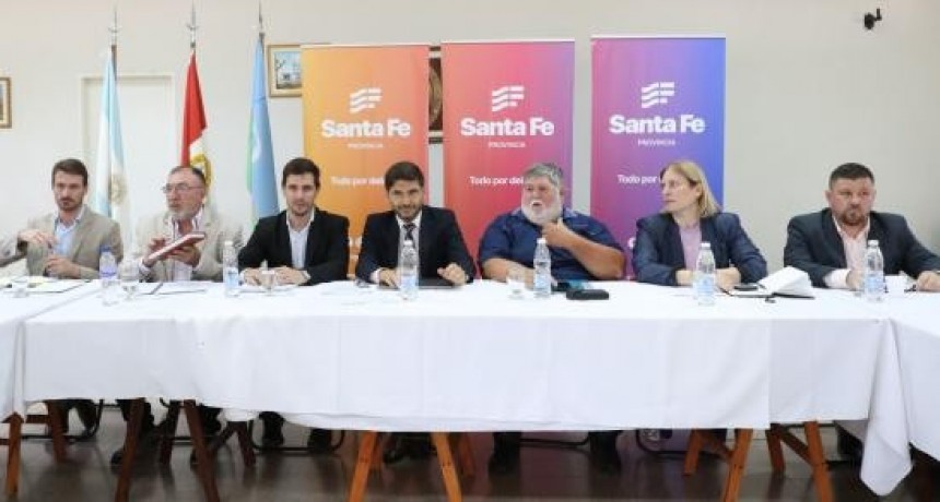 El gobernador Pullaro encabezó la primera reunión de gabinete del año en el interior provincial