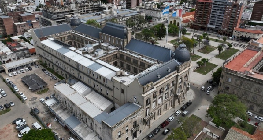 Santa Fe ajusta gastos de alojamiento y transporte para miembros del gabinete