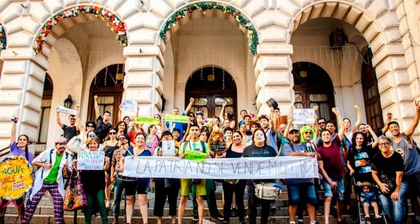 Trabajadores de la Cultura santiagueña realizaron la primera asamblea en contra de las medidas de Javier Milei