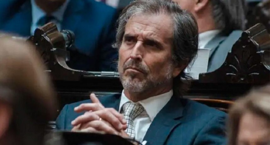 La indignación de Bertie Benegas Lynch por la discusión por cargos en la Comisión de Presupuesto: “Hay gente comiendo de la basura”