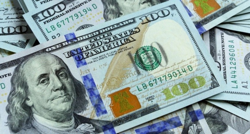 El dólar blue siguió en alza y alcanzó un nuevo récord: a cuánto cerró este martes