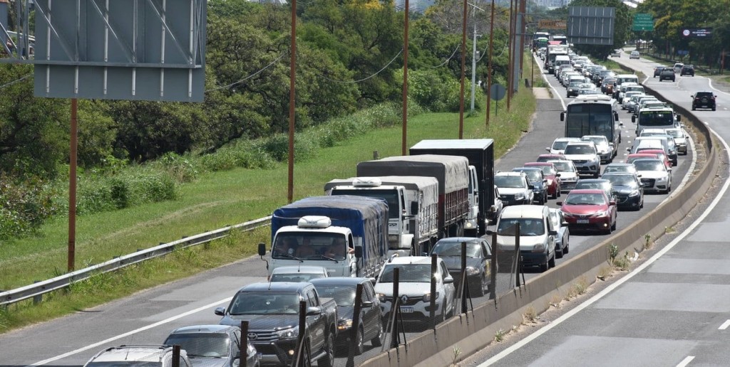 Nación anuncia rebaja de impuestos a autos y motos