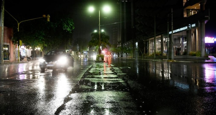 La lluvia llegó en varios sectores de la Madre de Ciudades tras varios días de extremo calor