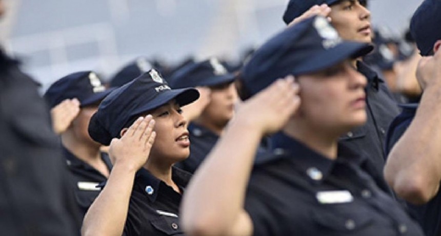 Mujeres policías: Santa Fe tuvo que volver a poner el 