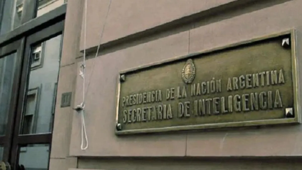 Rechazo transversal al DNU de Javier Milei que reforma la SIDE y amplía el poder de inteligencia