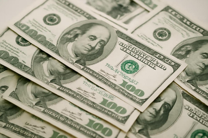 Larga el nuevo dólar y el gobierno se tira a la pileta