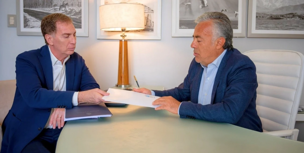 Santilli acelera su gira por las provincias para sumar apoyos a la reforma laboral