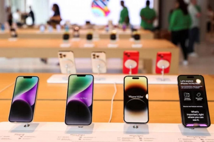 Sin aranceles, pero más caros: por qué los celulares cuestan más en Argentina