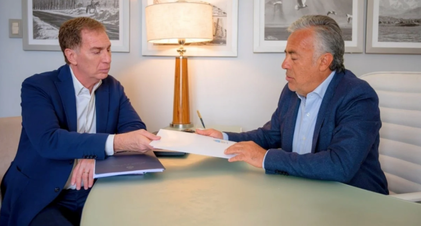 Santilli acelera su gira por las provincias para sumar apoyos a la reforma laboral