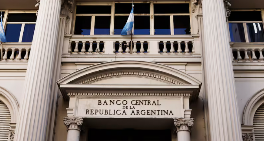 El Banco Central flexibilizó el cepo cambiario a las empresas