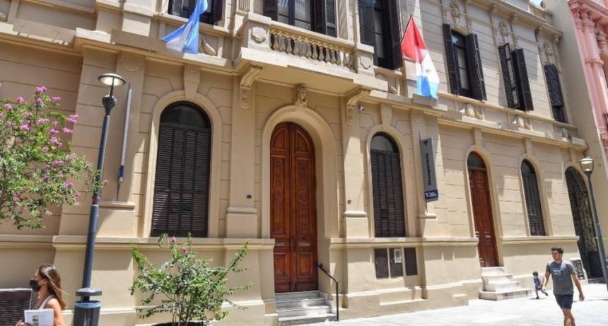 El Tribunal de Cuentas pone nervioso a Llaryora: ¿está bien o está mal?