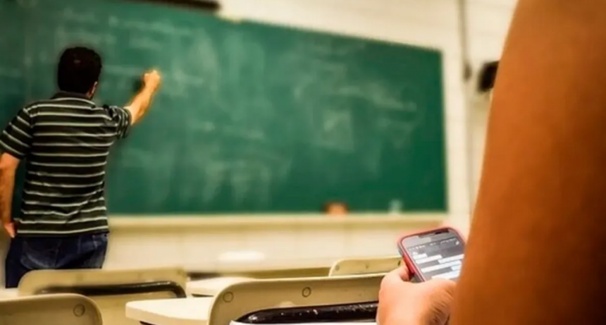 Celulares fuera del aula: la Unesco confirma que crece una tendencia global