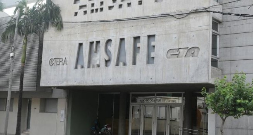 Pusineri: "la propuesta posiciona a Santa Fe entre las provincias que mayor inversi&oacute;n realiza en el salario docente" 