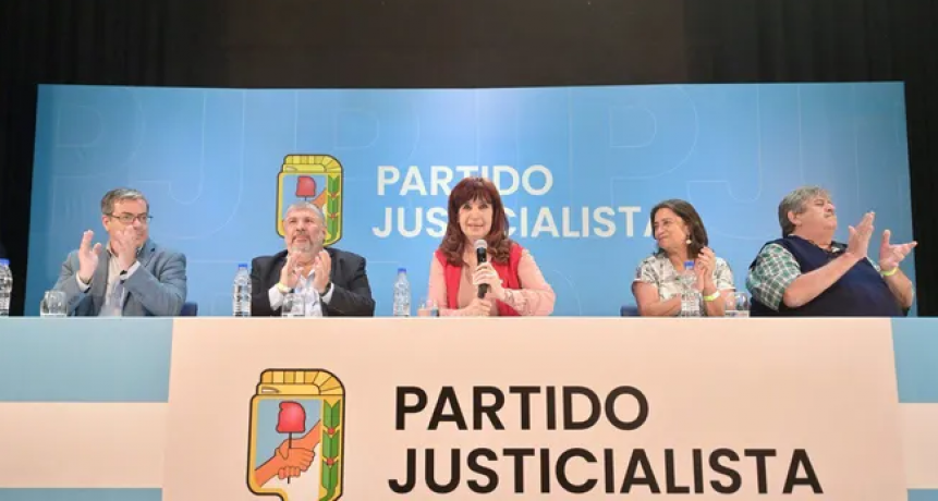 Cristina Kirchner activa al PJ y, sin PASO a la vista, afina la estrategia electoral