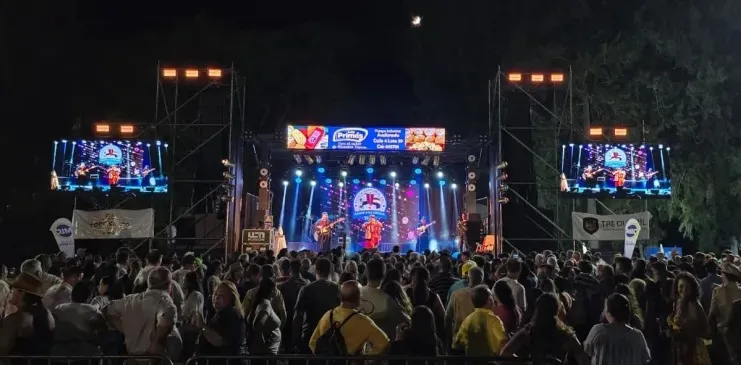 Una multitud acompañó la presentación de 