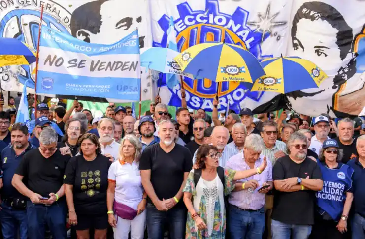 Gremios advierten con una huelga por tiempo indeterminado contra la reforma laboral