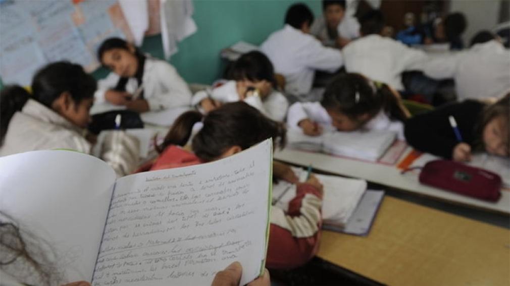 De cuánto será el monto de ayuda escolar este año tras el anuncio del gobernador Elías Suárez