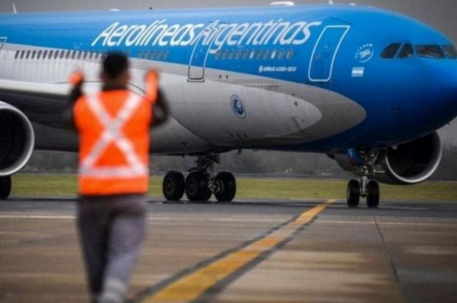 Aerolíneas canceló 255 vuelos y la medida afectará a 31.000 usuarios